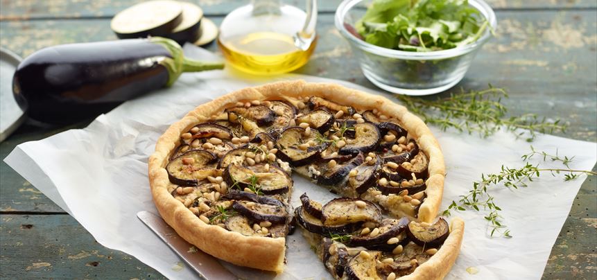 Imagen de Tarta de hojaldre rellena de berenjenas y requesón