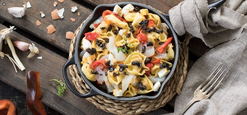 Imagen de Ensalada de pasta con bacalao y pimientos