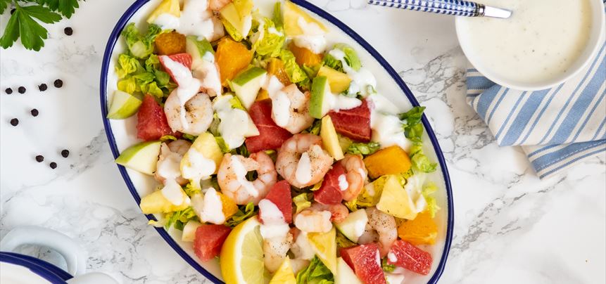 Imagen de Ensalada de frutas y gambas con salsa de yogur
