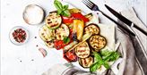 Imagen de Verduras a la plancha con salsa de tomate y hierbas