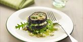 Imagen de Ensalada de berenjenas y pesto con queso de cabra