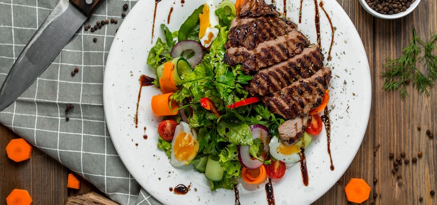 Imagen de Filete de ternera a la plancha con ensalada