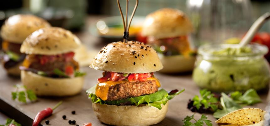 Imagen de Mini Burger Deluxe con aguacate y pico de gallo