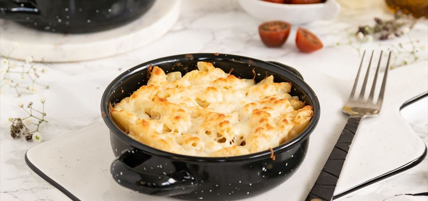 Imagen de Macarrones gratinados con bechamel y queso al horno