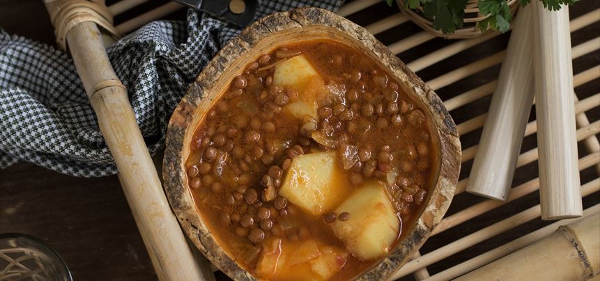 Imagen de Patatas estofadas con lentejas al curry