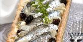 Imagen de Coca de sardinas y cebolla